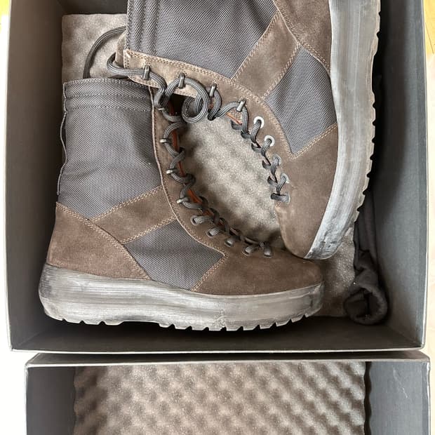 이지 시즌 3 부츠