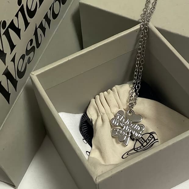 풀박스) 비비안웨스트우드 네잎클로버 펜던트 목걸이