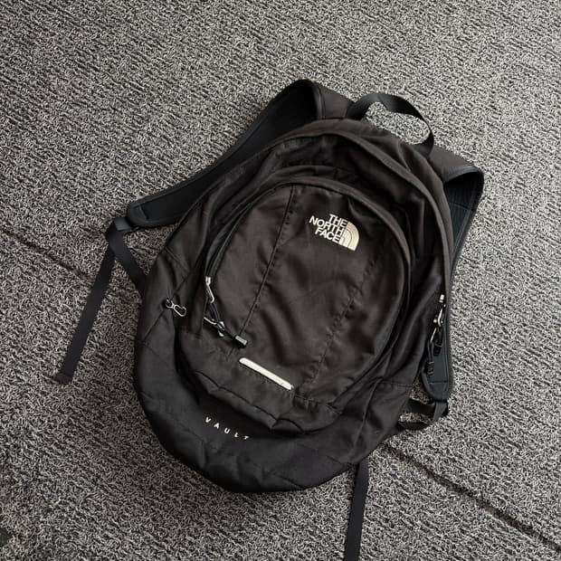 노스페이스 볼트 블랙 테크 백팩 3343