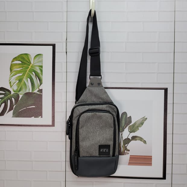 쌤소나이트 레드 카디이즈 슬링백 새상품급