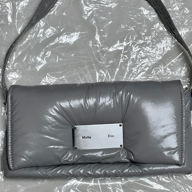 택/비닐 포함 [상태 최상] Matin Kim 마뗑킴 패딩 숄더백 팝니다