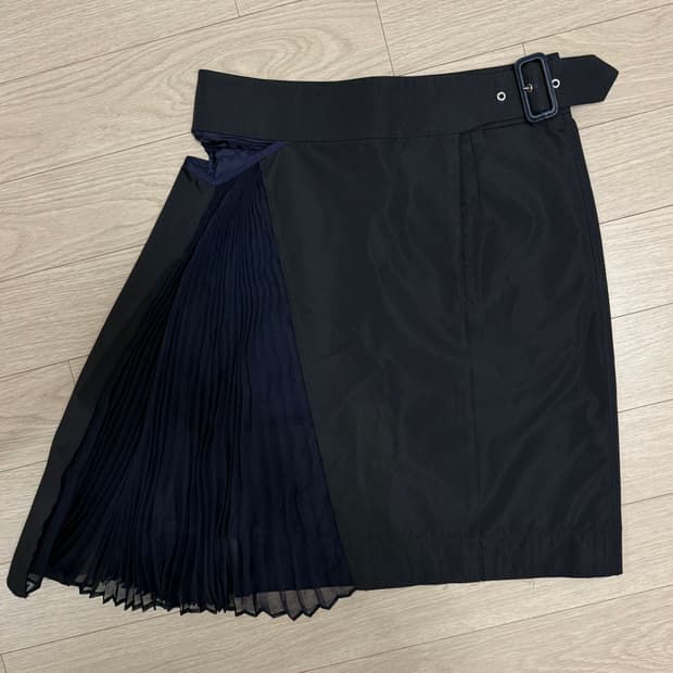 사카이 네이비 플리츠 스커트 2