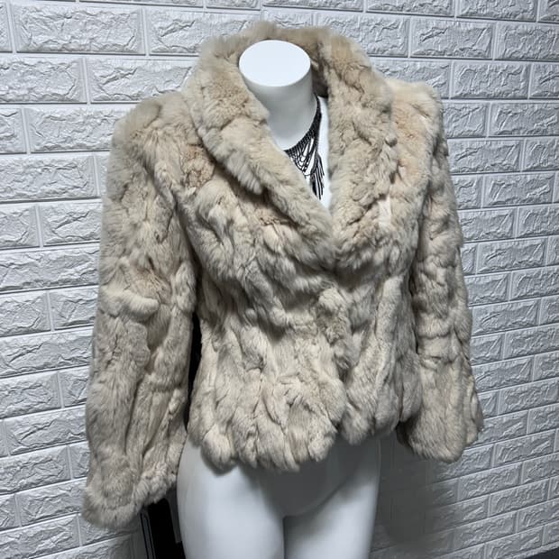 시슬리 래빗&고트 화이트 퍼 자켓