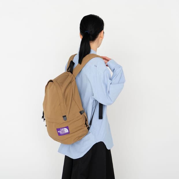 노스페이스 퍼플라벨 필드 데이팩 모카 색상 백팩 판매 