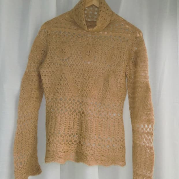 Beige turtleneck knit 