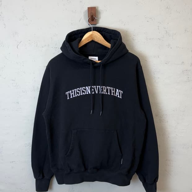 디스이즈네버댓 아치로고 후드티 블랙