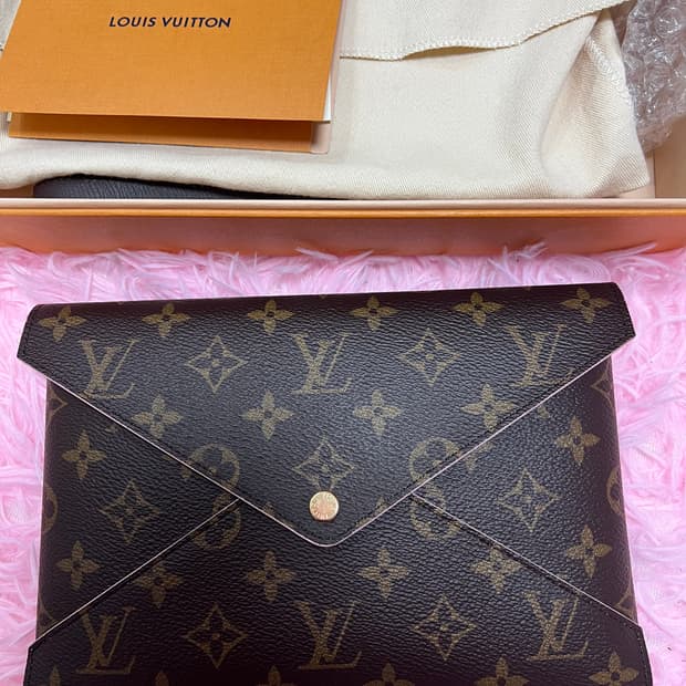 루이비통 키리가미 클러치 중,대 사이즈
