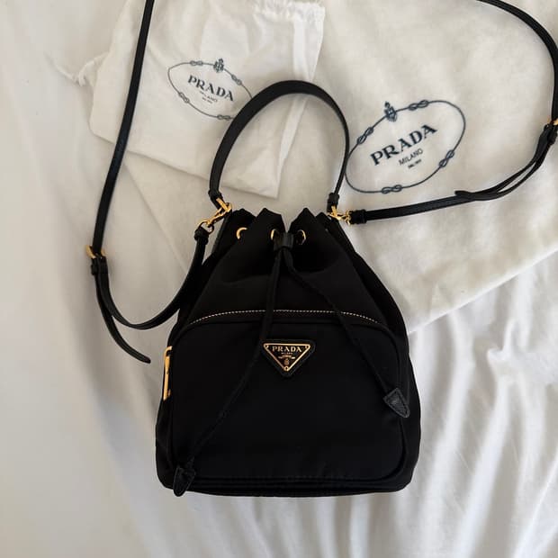 프라다 리나일론 버킷백