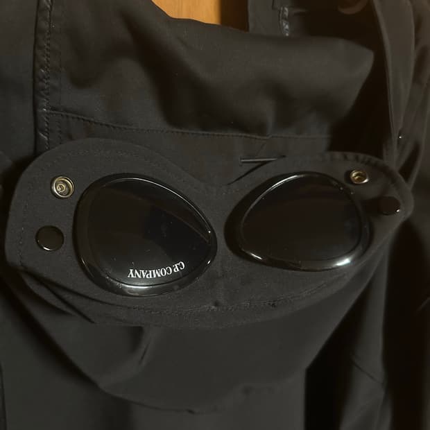 C.P. Company Shell-R 고글 후드 자켓 블랙