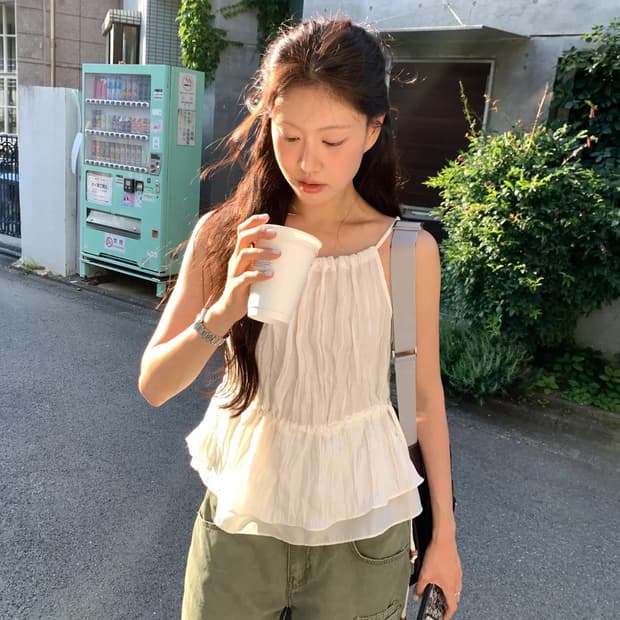 [새상품] 포에토 크링클 홀터 탑 아이보리