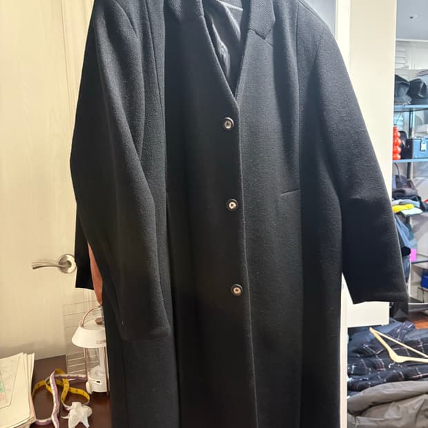 아더에러 25ss 블랙 롱코트 팝니다.