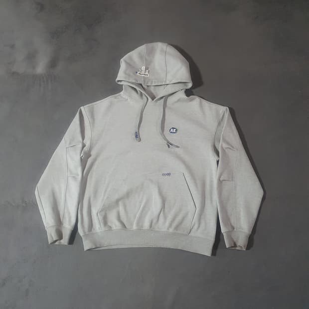 아더에러 스톤로고 후드티 2