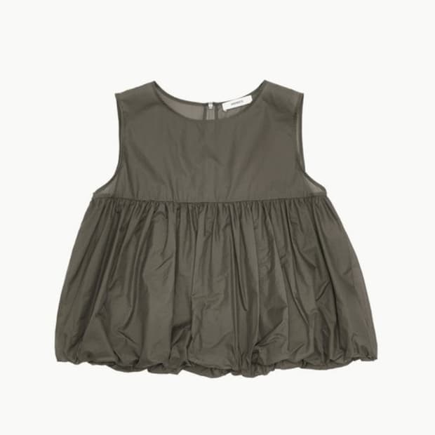 아모멘토 볼륨 슬리브리스 탑