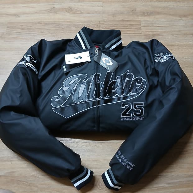 택붙은 미사용 MUSCOLO 머스콜로 바시티 누빔 헬스 점퍼 패딩 자켓