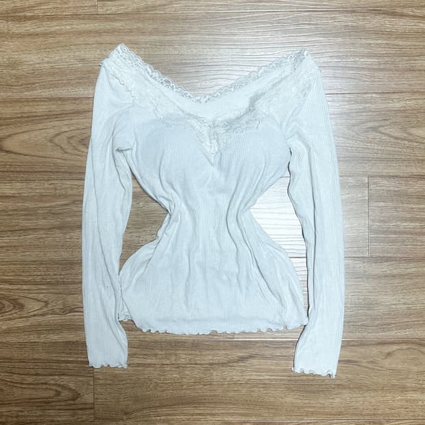 빈티지 레이스 티셔츠 히메갸루 로걀 라떼 발레코어 브랜디멜빌깔 달천깔