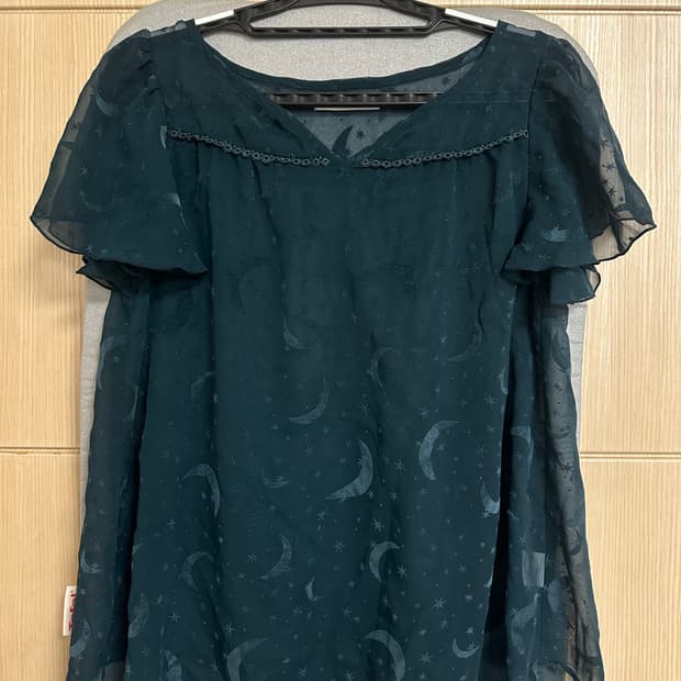 청록 반팔 블라우스