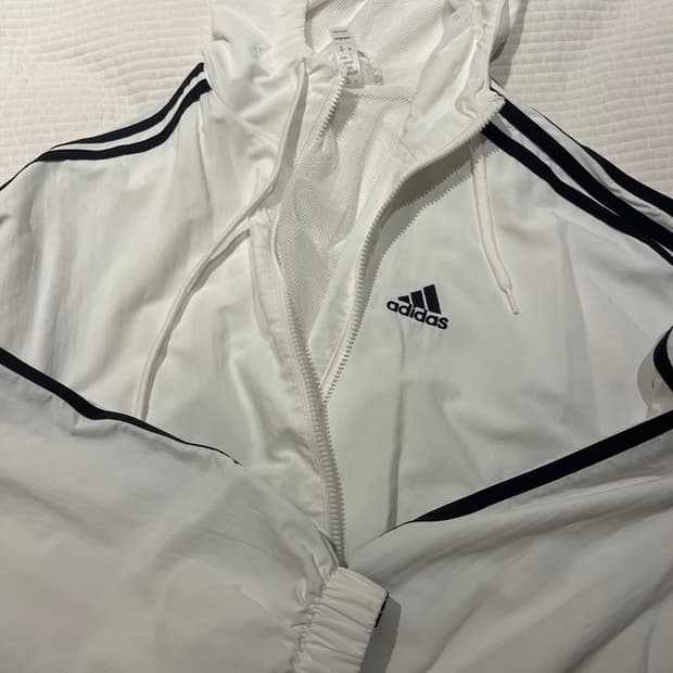 아디다스 크롭 바람막이 화이트