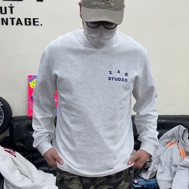 아이앱스튜디오 롱슬리브 라이트 그레이 L