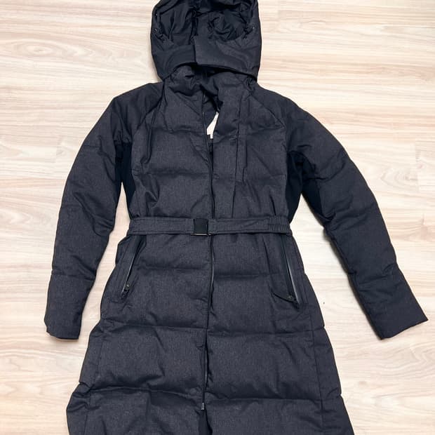 데상트 여성패딩 