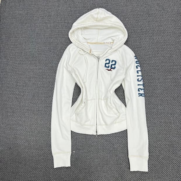 착샷O 홀리스터 화이트블루 암레터링 후드집업