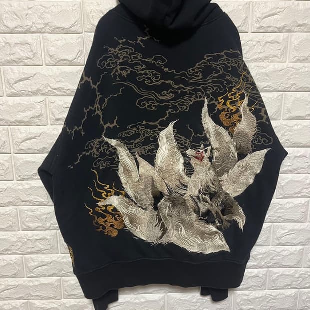 카라쿠리 타마시 구미호 후드집업