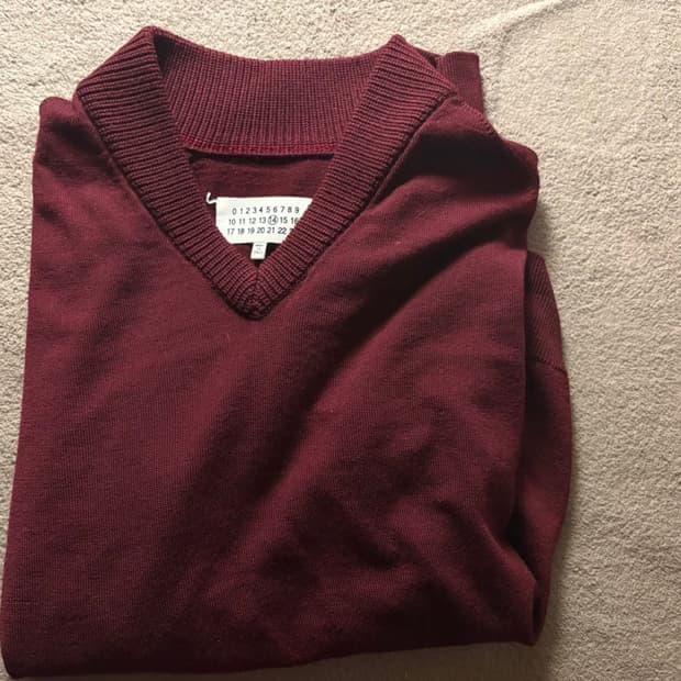 메종 마르지엘라 버건디 니트