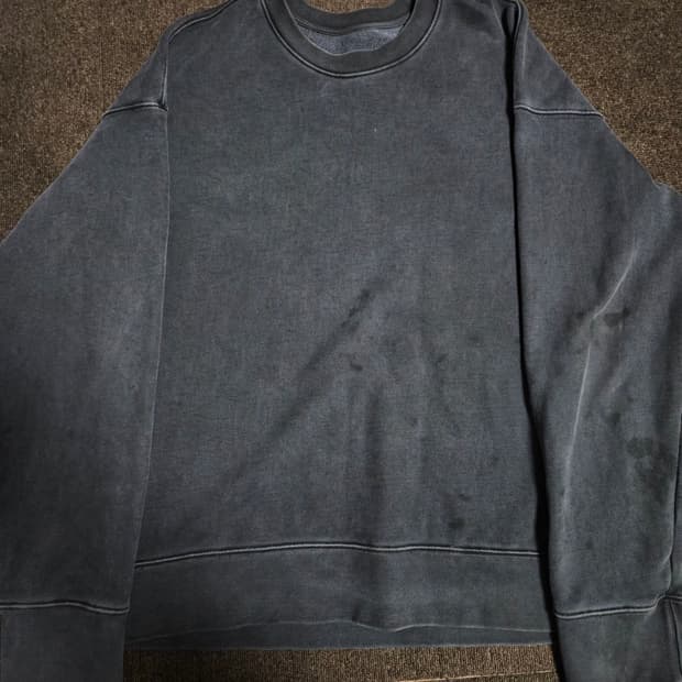 어텐션로우 피그먼트 맨투맨  1사이즈