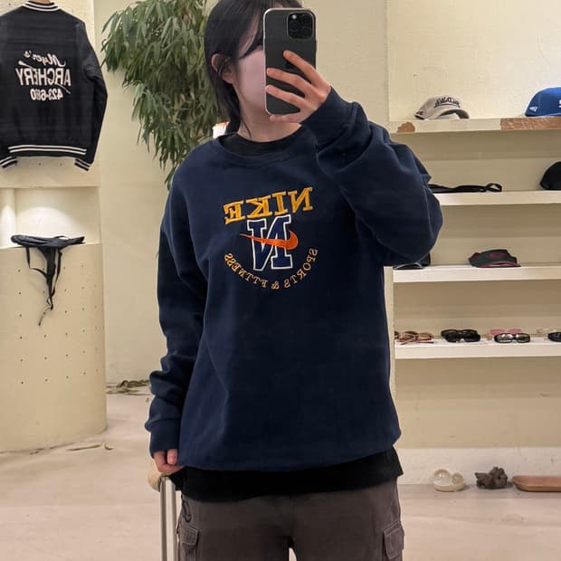 나이키 올드스쿨 빅로고 네이비 맨투맨 U350