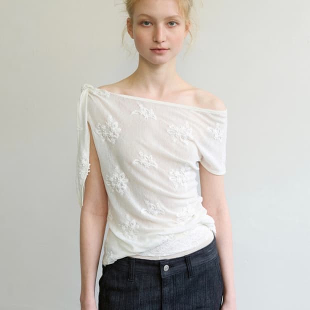 Aopt SHEER FLORAL ONE-SHOULDER TOP