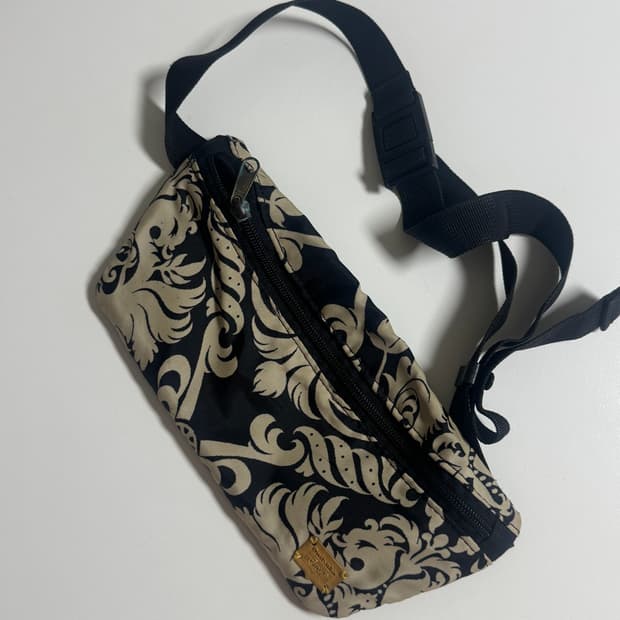 오니즈카 타이거 힙색