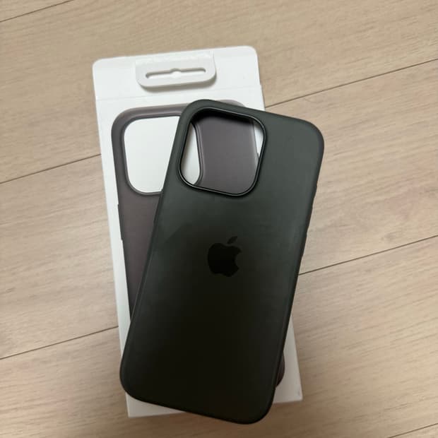 아이폰 15 Pro 실리콘 케이스 클레이