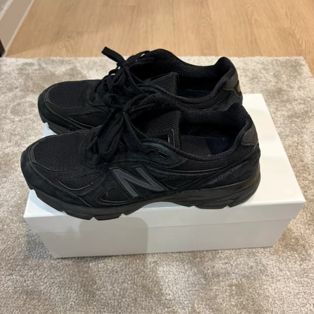 뉴발란스 990v4 트리플블랙 265사이즈 판매 
