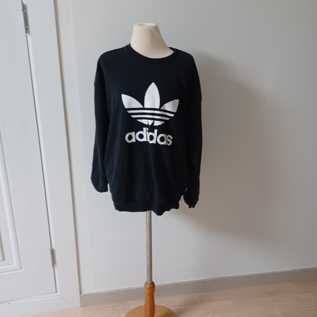 아디다스 맨투맨