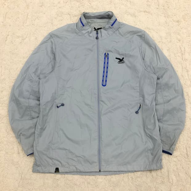 살레와 나일론 바람막이 자켓