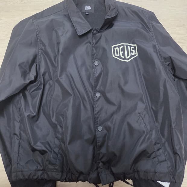 데우스 엑스 마키나 코치자켓 