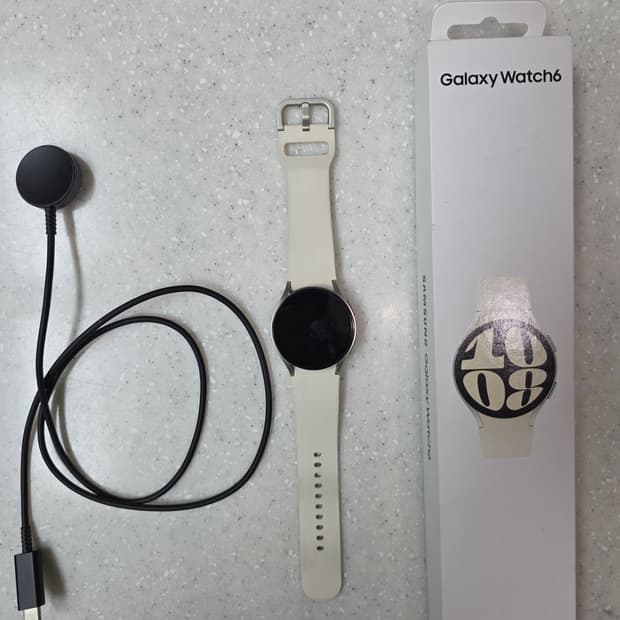 갤럭시 워치6 40mm 골드 풀박스+엘지 블루투스이어폰2개