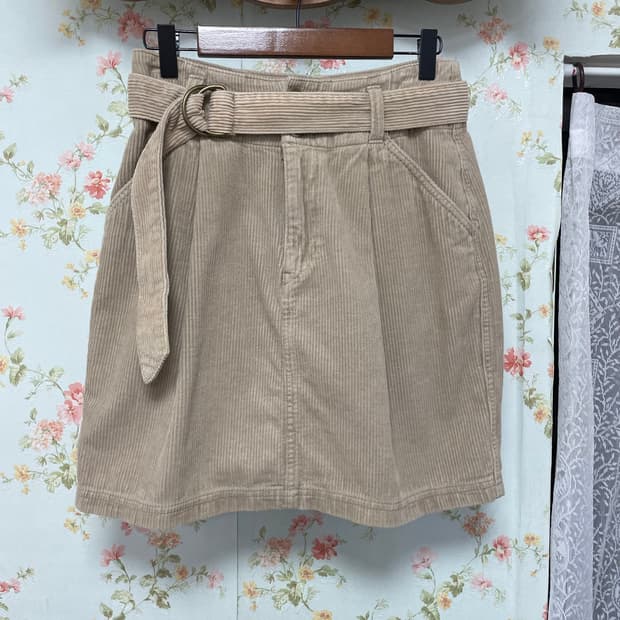 벨벳 베이지 벨트 스커트