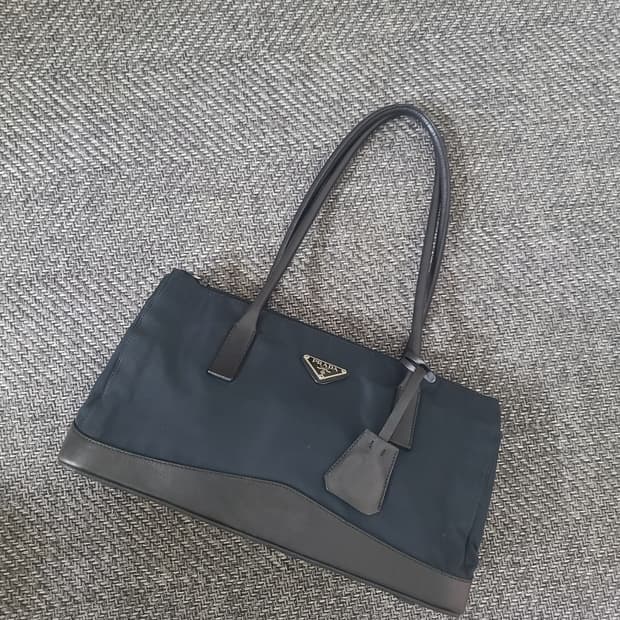 프라다(PRADA) 포코노(나일론) 투톤 사각 숄더백 가방

​