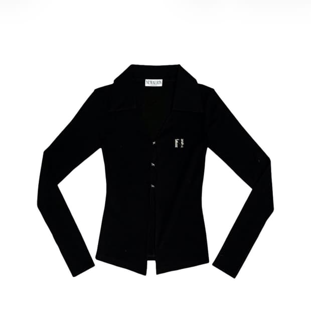 뉴얼린 엠블럼 셔츠탑 블랙