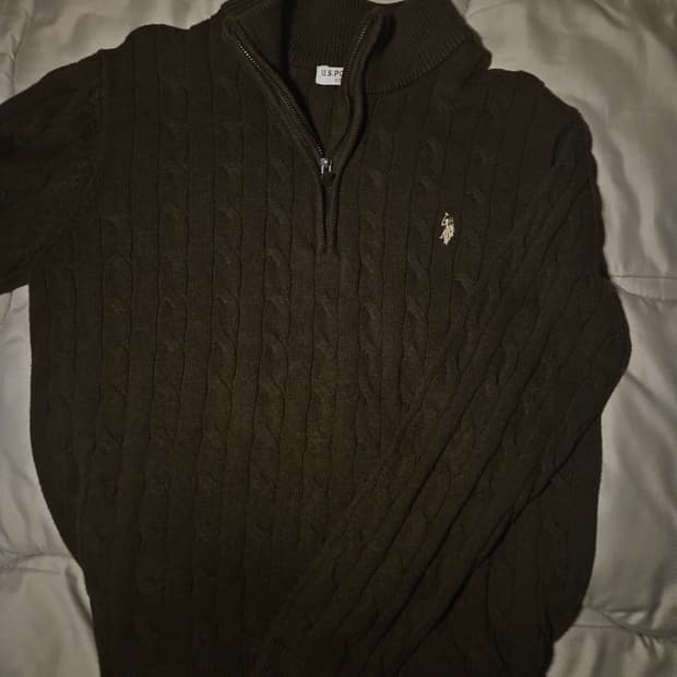 폴로 브라운 반집업 니트