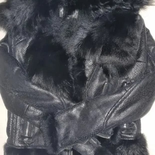 오늘만 할인!! 파이톤패턴 퍼 블랙가죽자켓