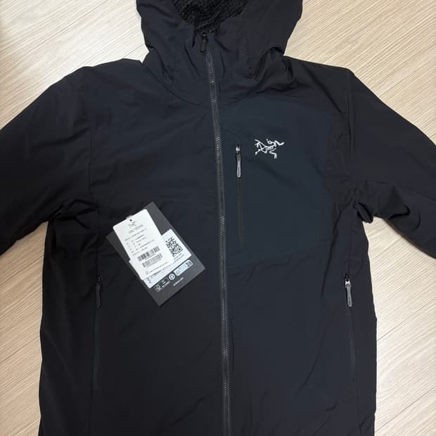 아크테릭스 프로톤 경량 후디 블랙 s