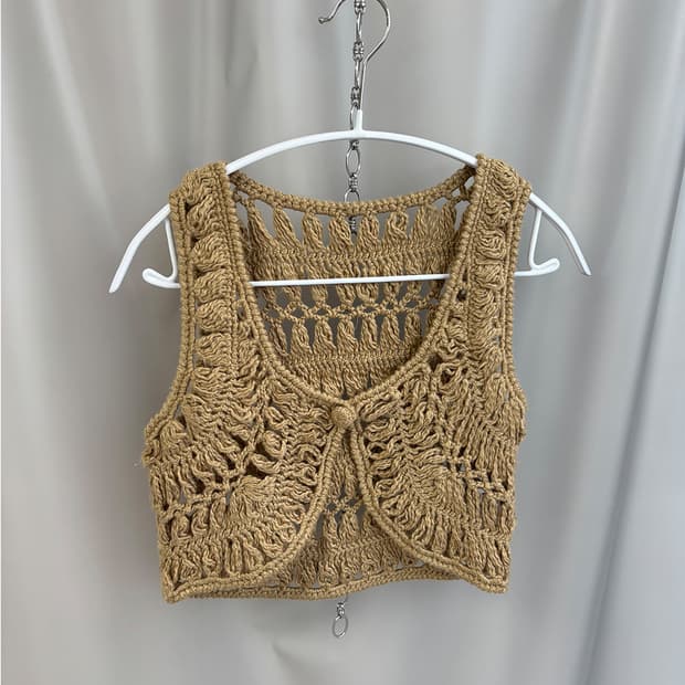 latte crochet one-button bolero vest