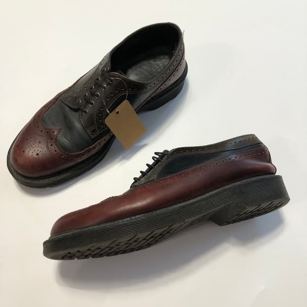 닥터마틴 3홀 윙팁 로퍼 