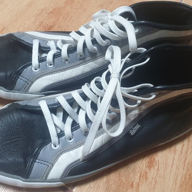 골리앗 미드 스니커즈42(265추천)