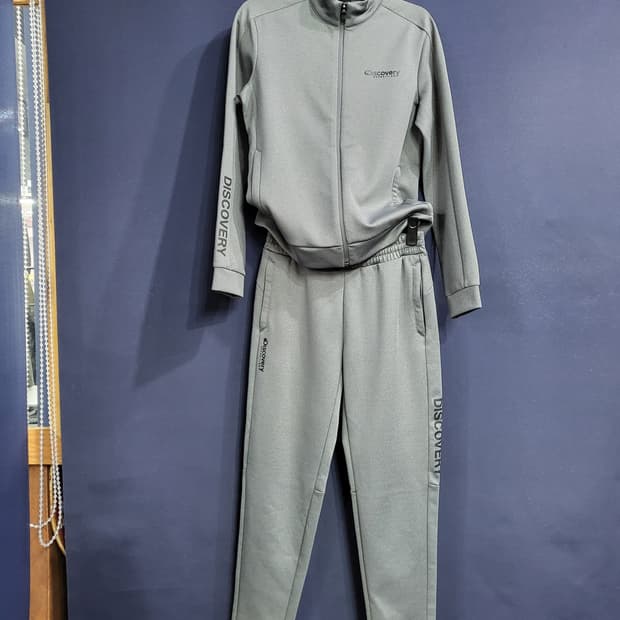디스커버리 셋업 트레이닝복