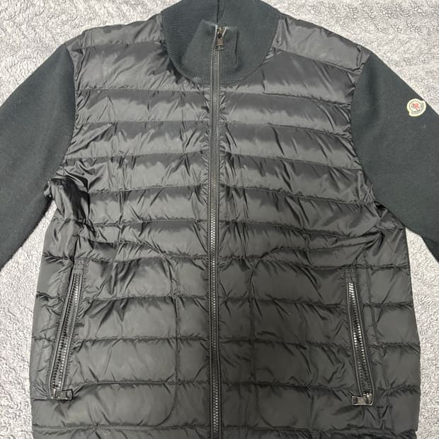 몽클레어 니트 집업  L 100