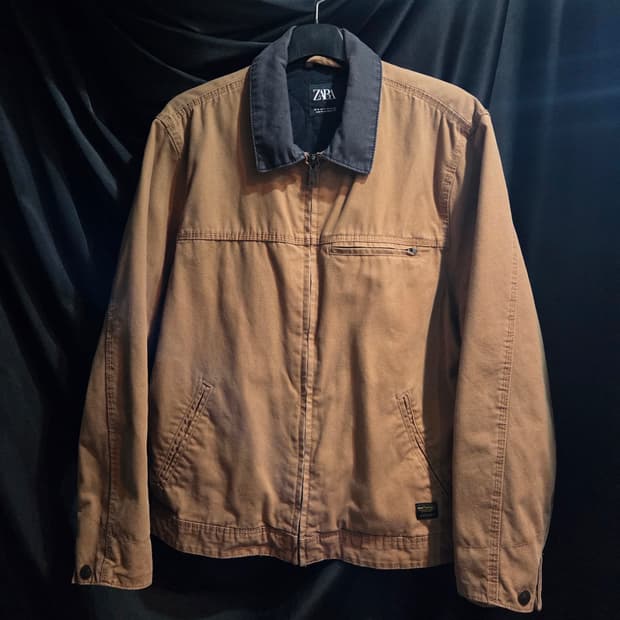 자라 스트럭처 점퍼 샌드베이지