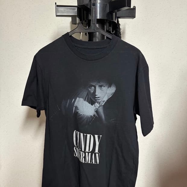 언더커버 신디셔먼 티셔츠