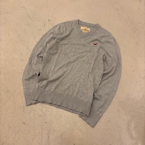 홀리스터 브이넥 그레이 니트